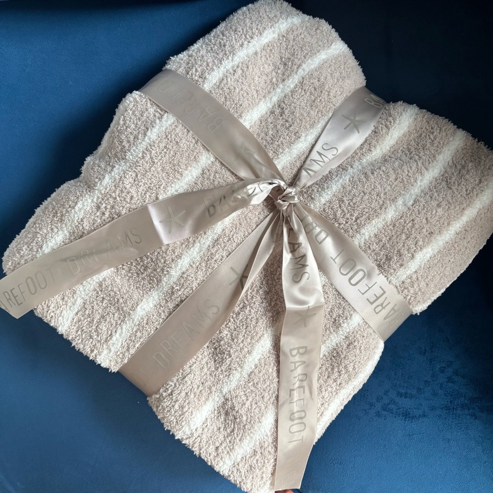 (SOLD) Barefoot Dreams Cozy Chic Stripe Blanket